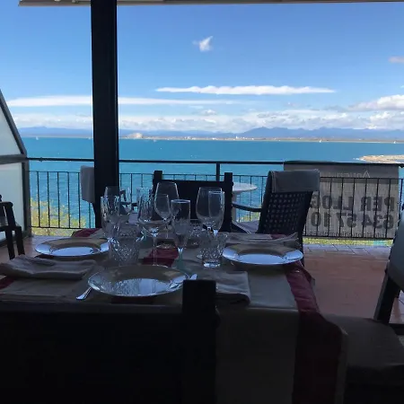 Blue Bay Apartment *