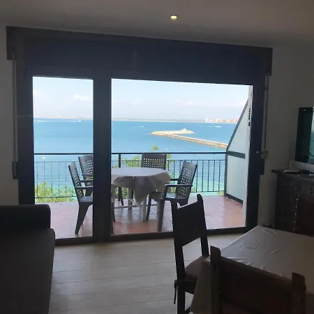 Blue Bay Apartment *